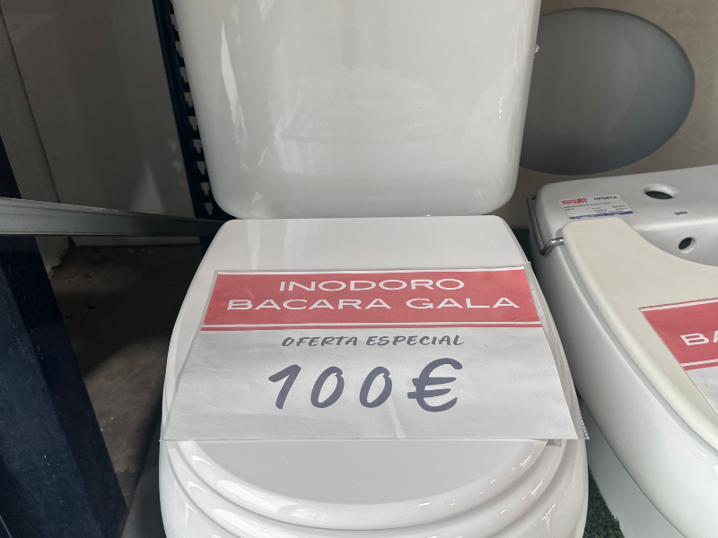 BACARÁ GALA TOILET 
