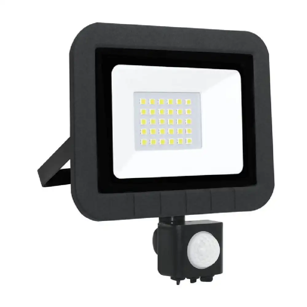 PROYECTOR LED CON SENSOR NEGRO MATEL 20W · Alfa Dyser
